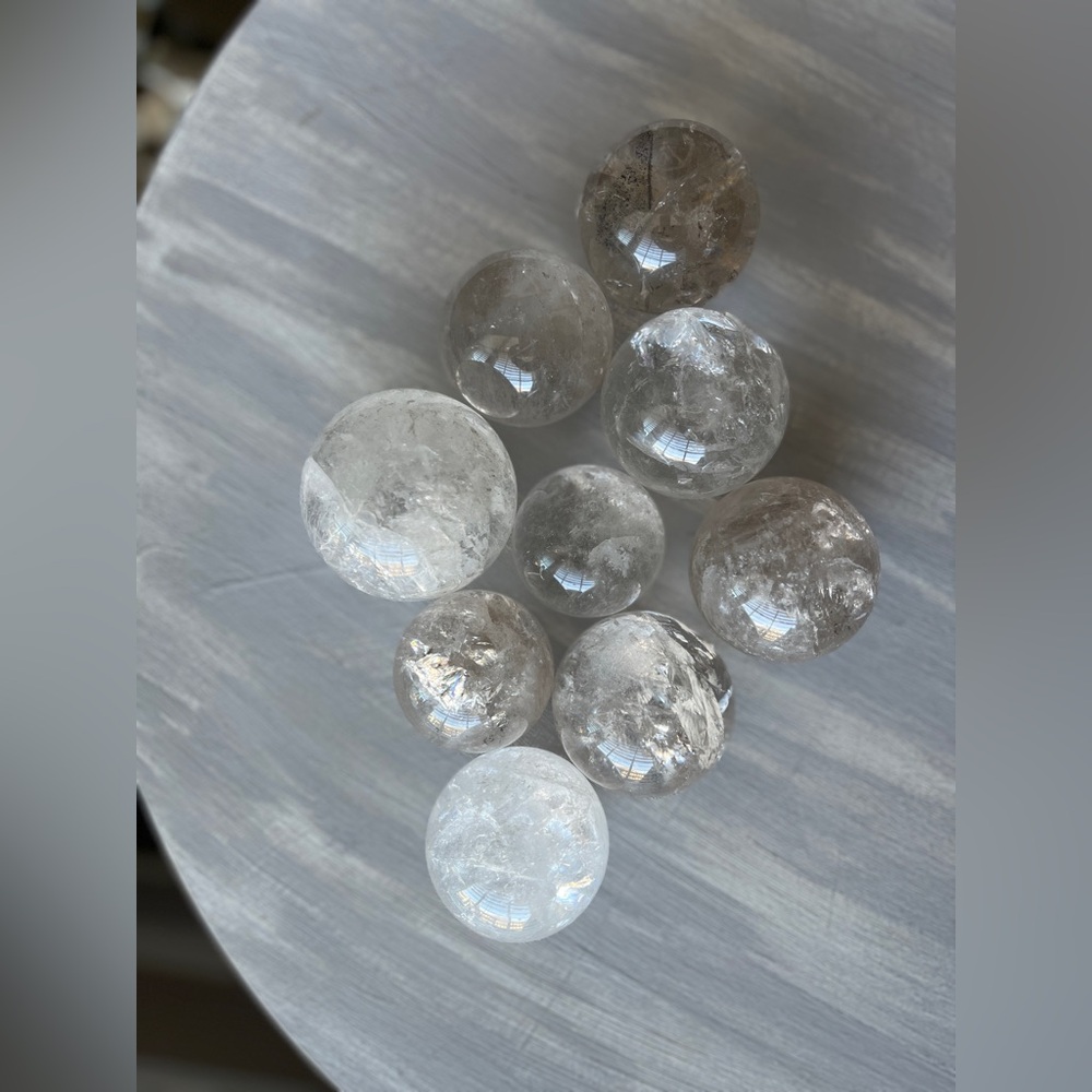 Crystal quartz sphere - Picture 3 of 6
